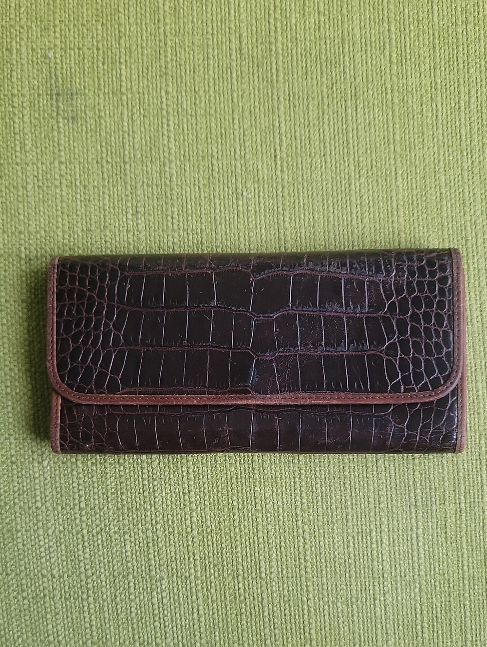 Abas Classic Croc-Embossed Women's Wallet - Dark Brown